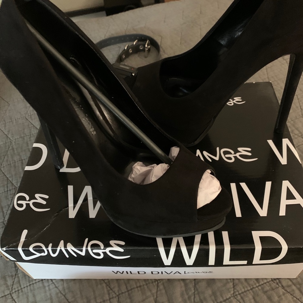 Black suede heels size 6.5 brand new